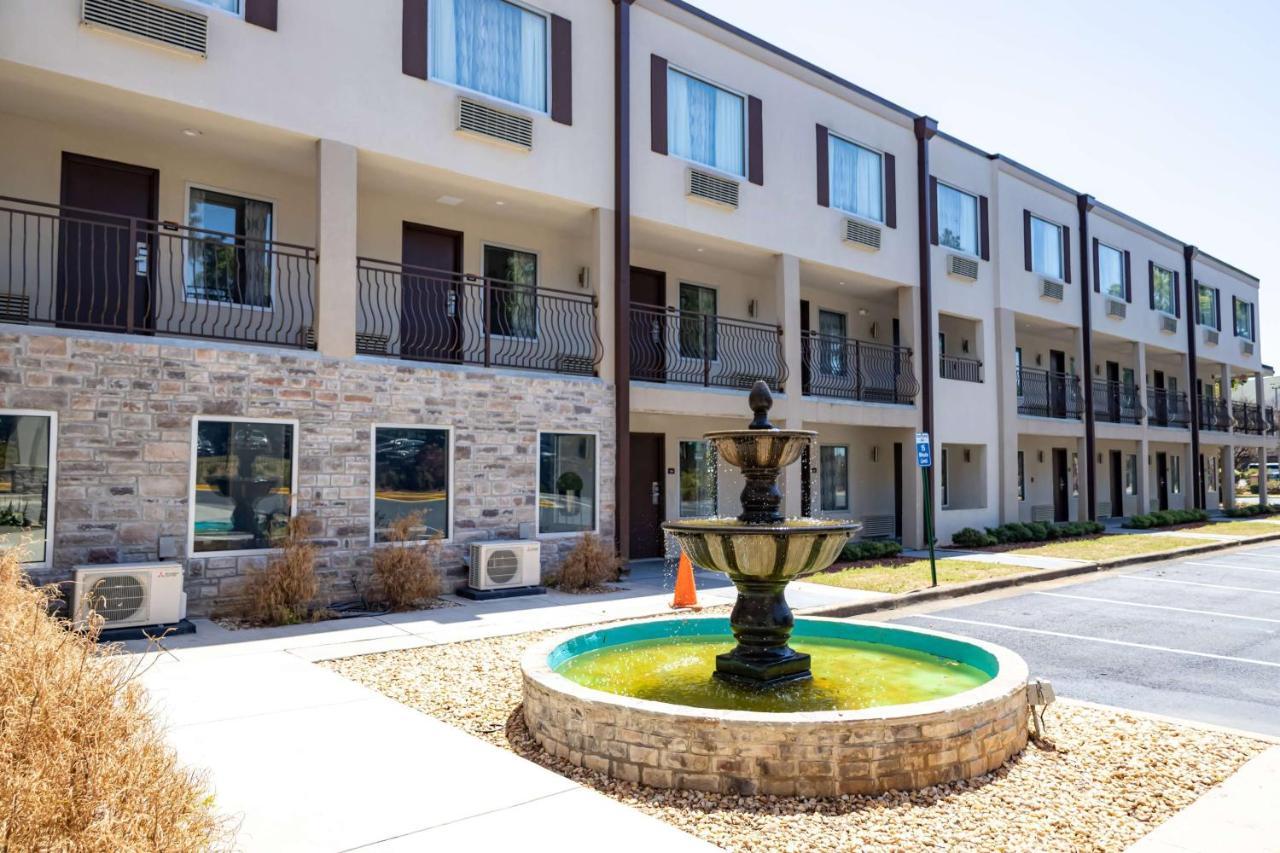 Days Inn By Wyndham College Park Atlanta Airport South Экстерьер фото
