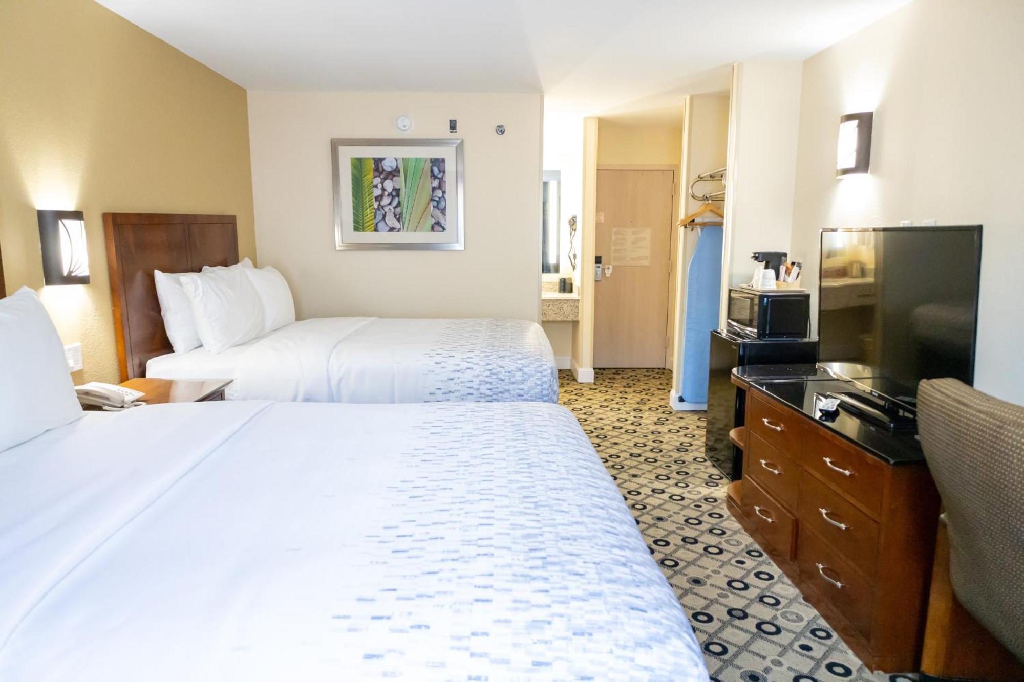 Days Inn By Wyndham College Park Atlanta Airport South Экстерьер фото